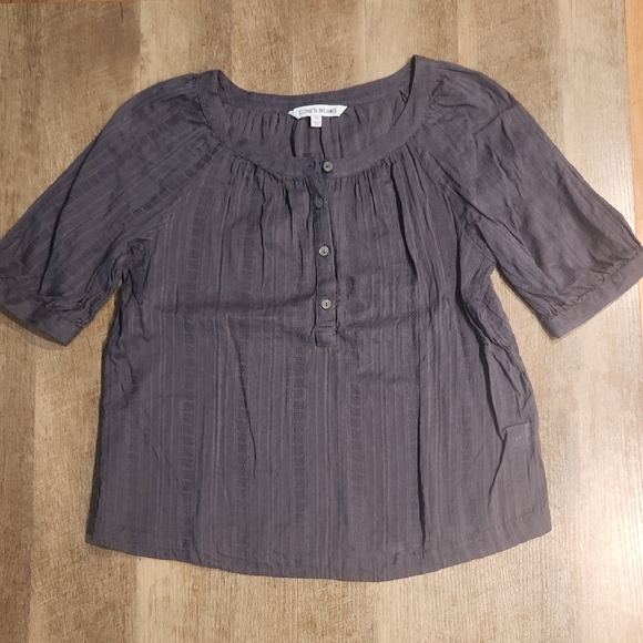 Elizabeth and James Tops - ELIZABETH AND JAMES- Short Sleeve Gray Sheer Blouse. Size XS